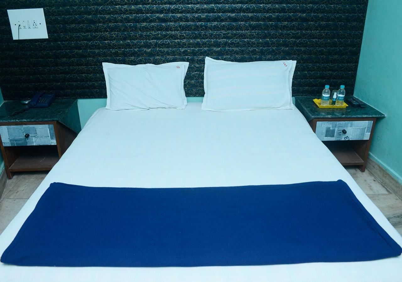 Srk Hotel Mumbai Eksteriør bilde
