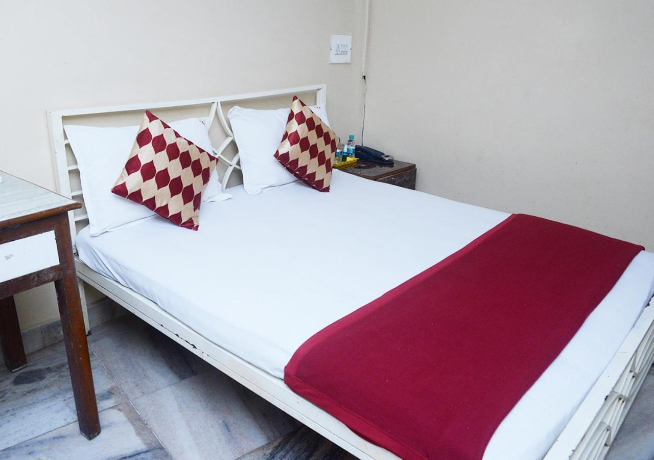 Srk Hotel Mumbai Eksteriør bilde